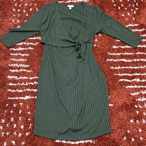 Target XL Isabel Maternity Nursing Olive Green Wrap Tie Dress